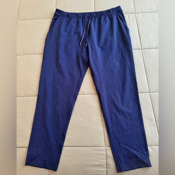 Preloved Lululemon Pants in a Navy Blue - Picture 1 of 7